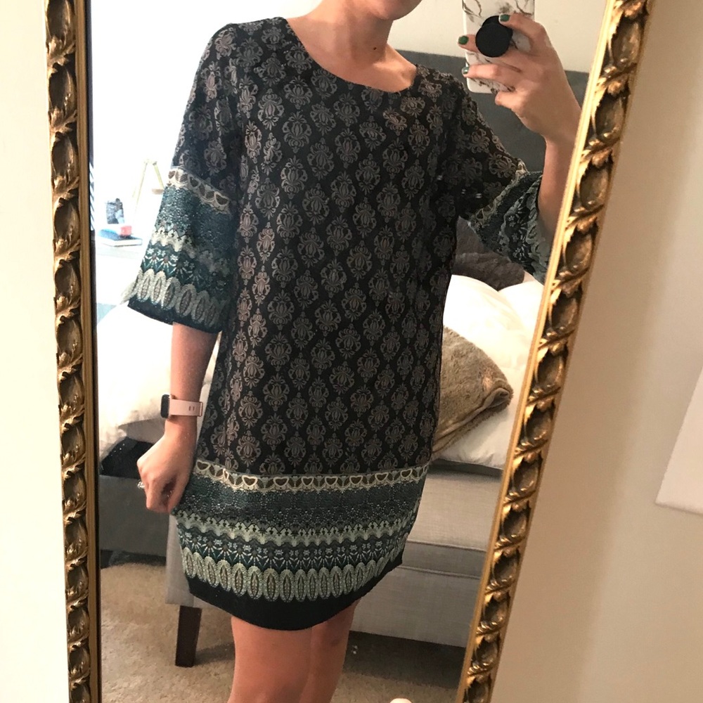 Patterned Shift Dress - Picture 8 of 8